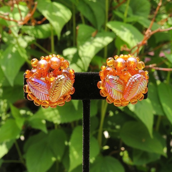 Vintage glass leaf beaded clip on earrings signed Germany - Picture 1 of 5